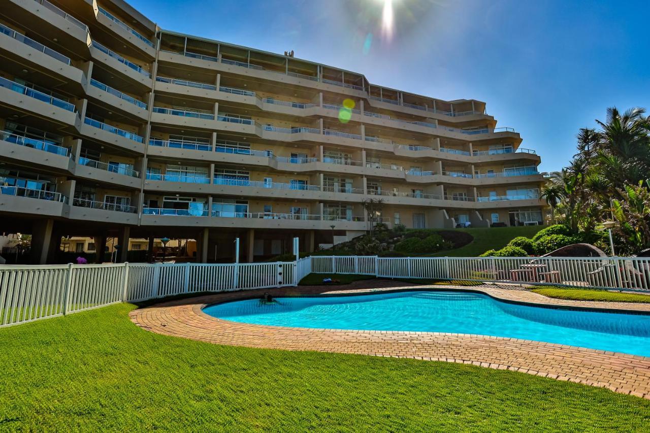 Sands Beach Breaks Beach Front Балито Екстериор снимка