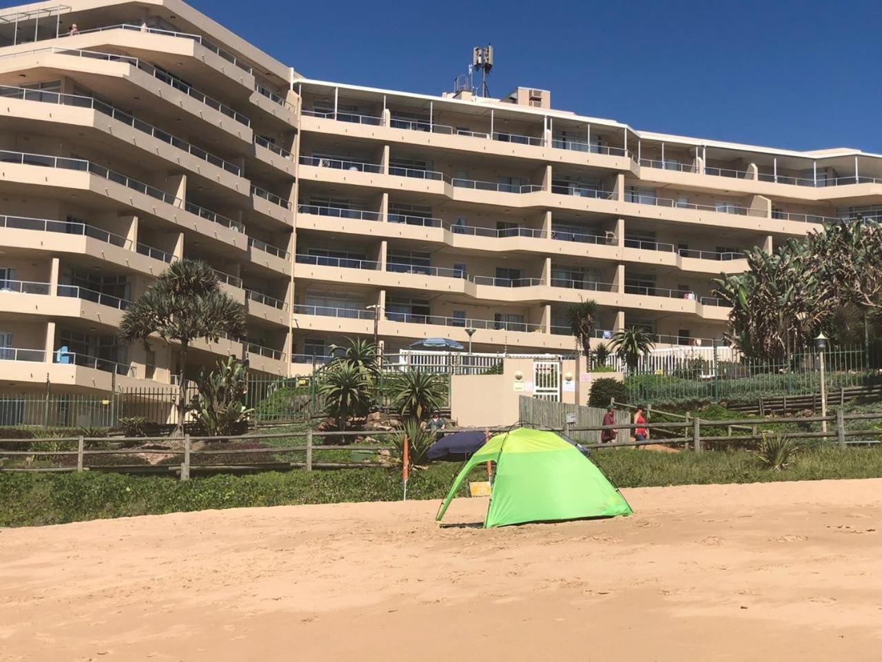 Sands Beach Breaks Beach Front Балито Екстериор снимка